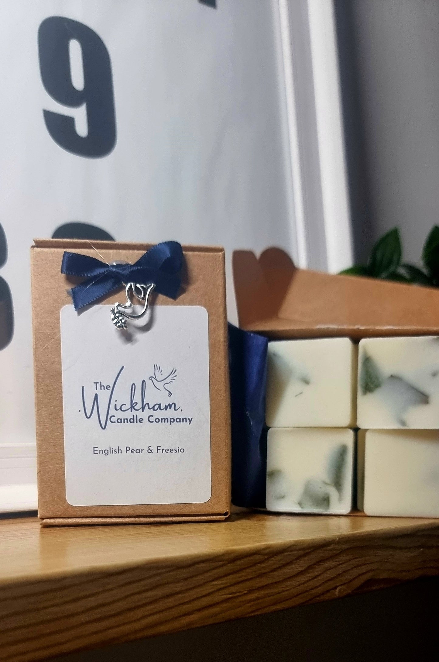 Luxury wax melt box